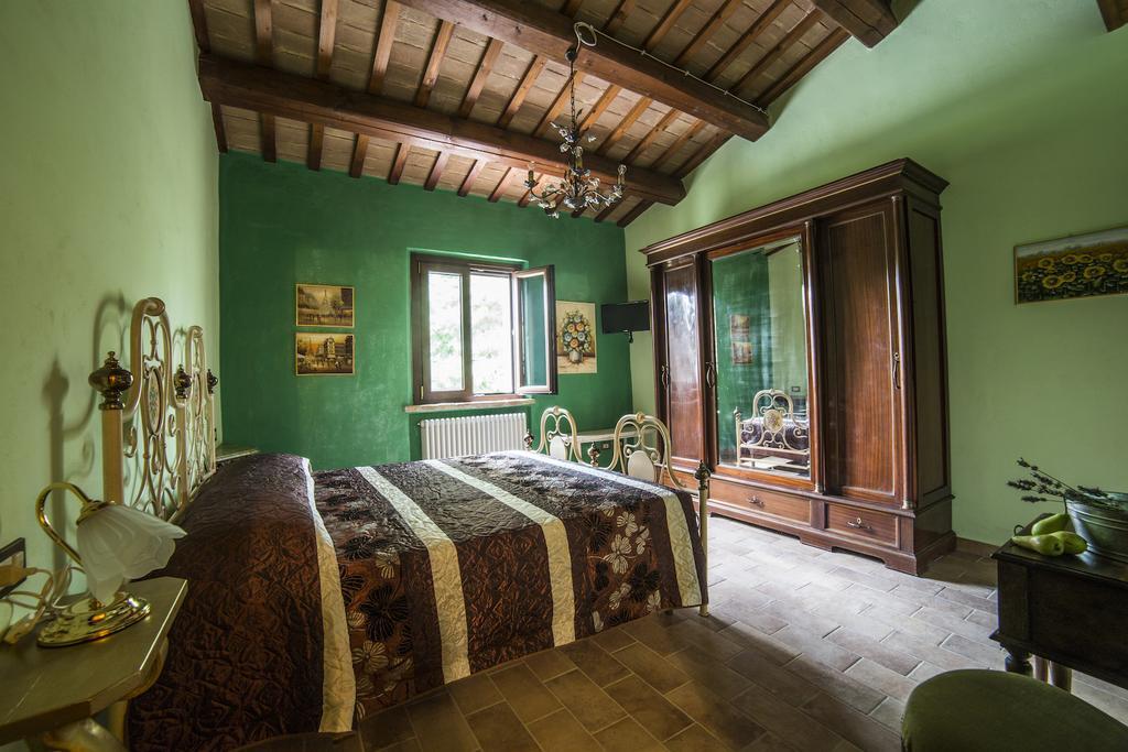Saludecio Agriturismo Corte Decia الغرفة الصورة